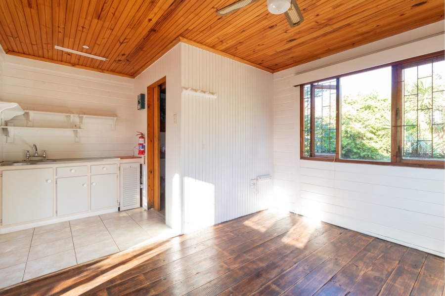6 Bedroom Property for Sale in Capri Western Cape